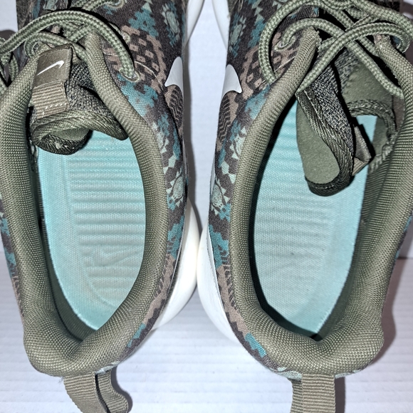 Nike Roshe One Iguana Sail Loden Bamboo Aztec 2015 RARE Size 10 655206-213 - Picture 8 of 10
